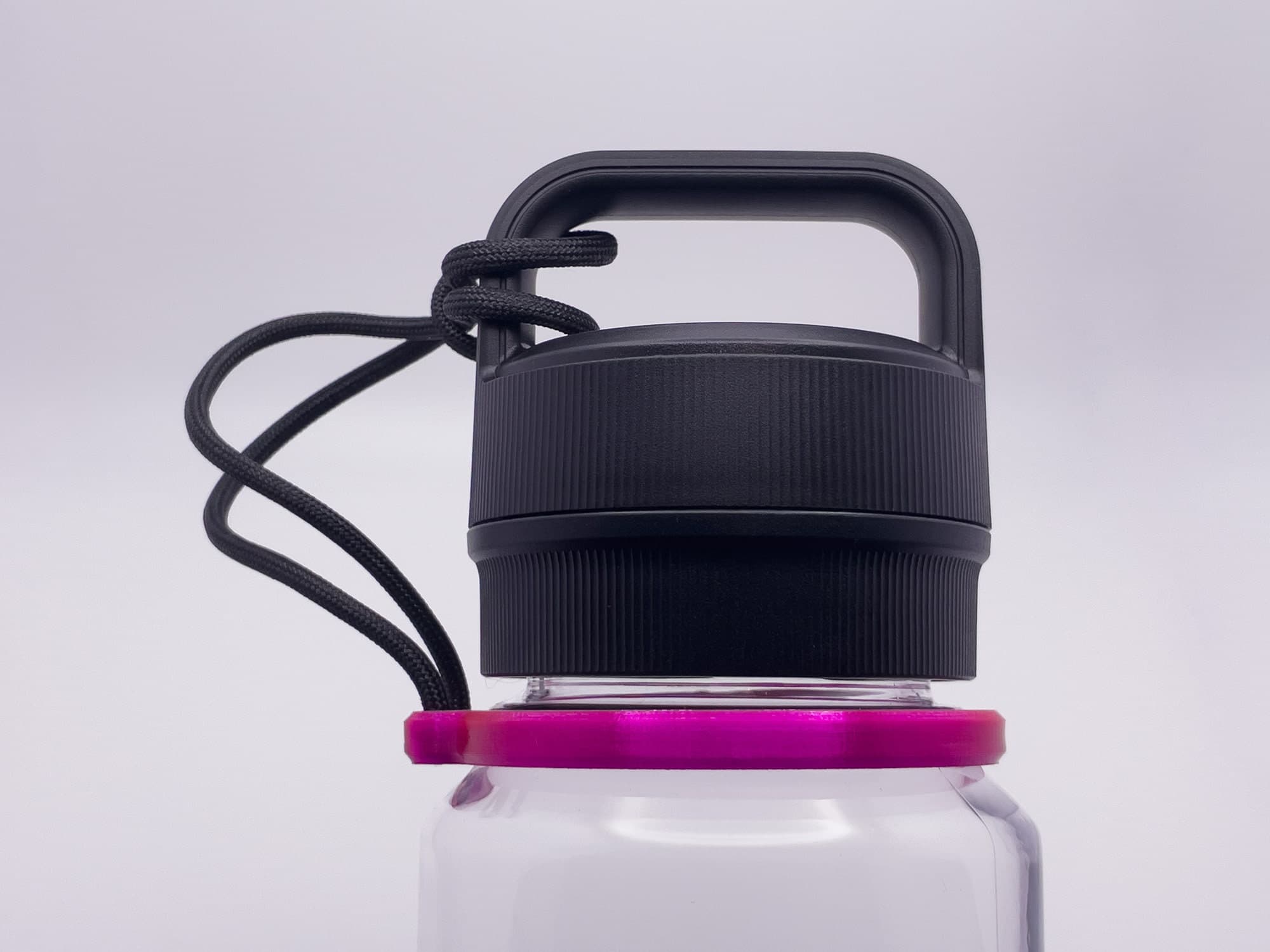 YETI Chug Cap Tether detail